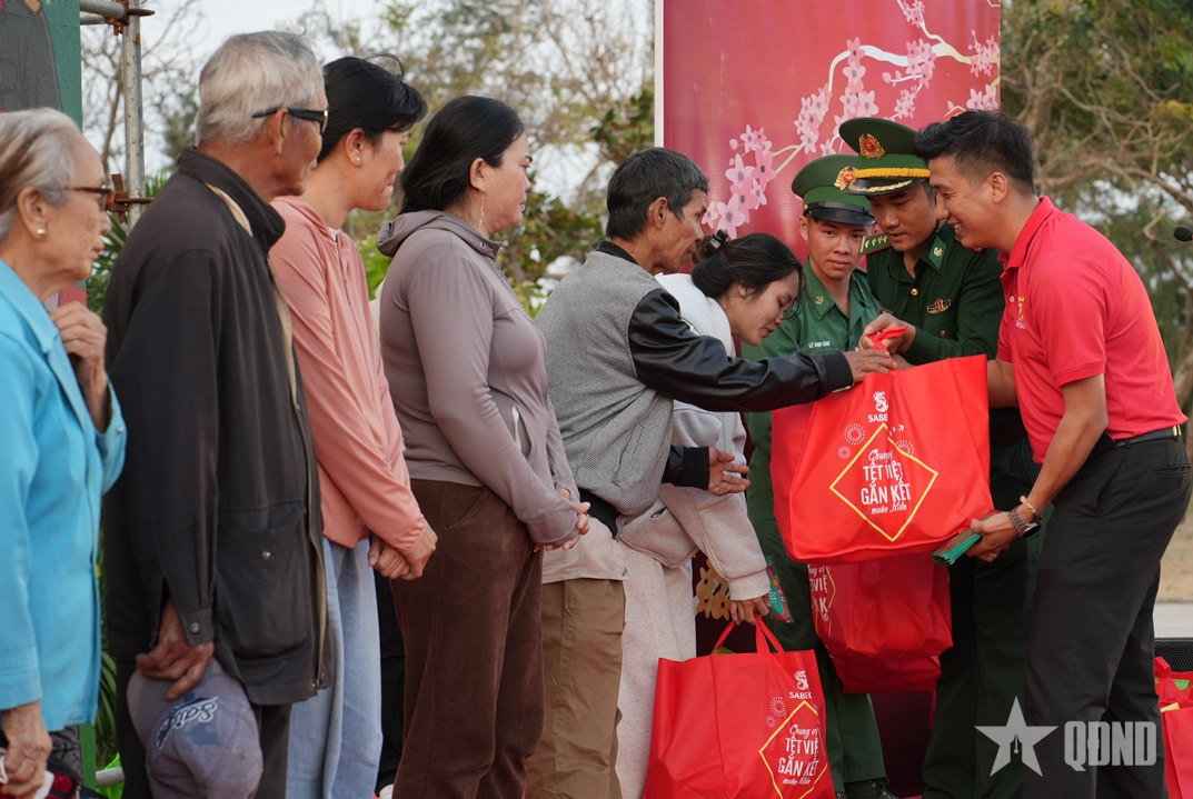 “Chung vị Tết Việt - gắn kết muôn miền” tại 16 tỉnh, thành phố